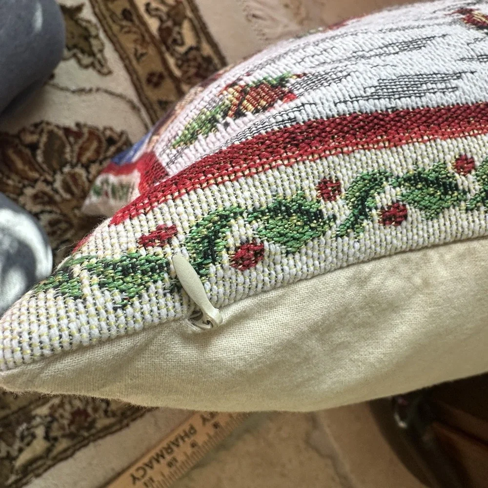 Vintage Christmas Embroidered Tapestry Throw Pillow 18 Inch Winter Town‎ Scene